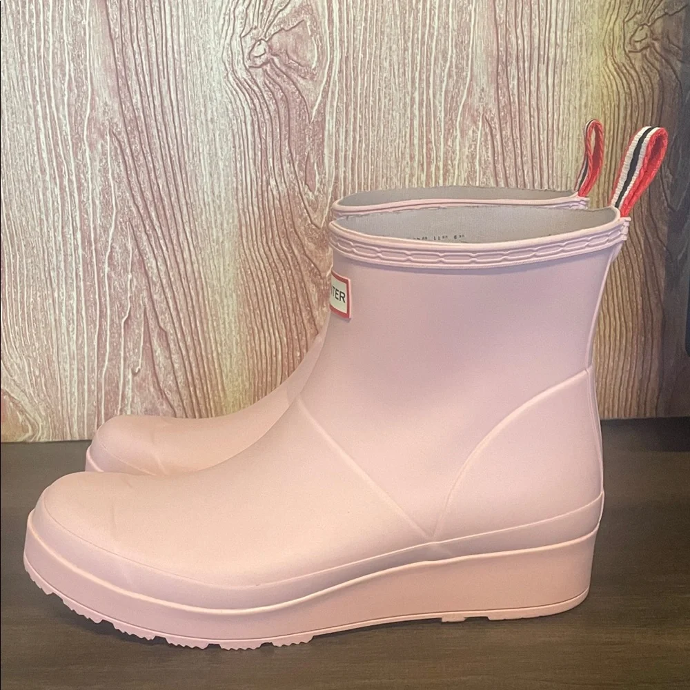 New Hunter Women’s Play Short Azalea Pink Rain Boots - Picture 3 of 8